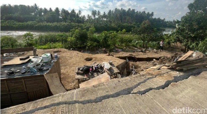 Jalan Amblas Terputus di Desa Kampale Sidrap, BBWS Bakal Buat Tanggul Darurat